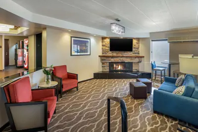 Photo 4 - Comfort Inn Grand Rapids Airport
