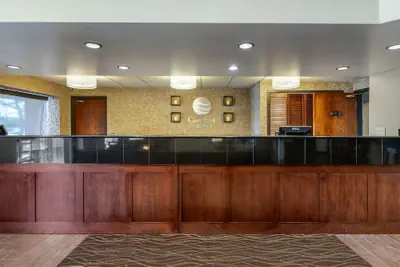 Photo 2 - Comfort Inn Grand Rapids Airport