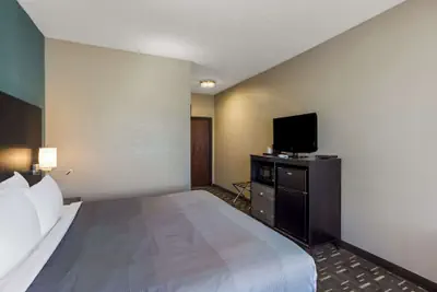 Photo 5 - Quality Inn Galesburg near US Highway 34 and I-74