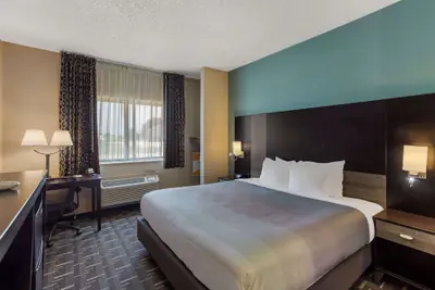 Photo 4 - Quality Inn Galesburg near US Highway 34 and I-74