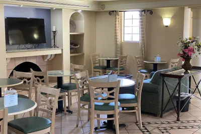 Photo 4 - La Quinta Inn by Wyndham Tyler