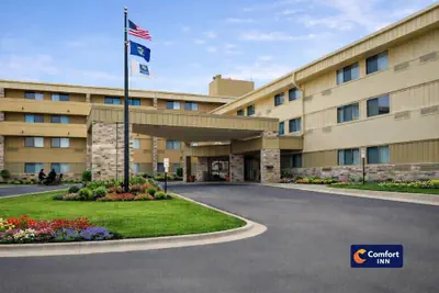 Photo 2 - Comfort Inn  Farmington Hills - Detroit Northwest