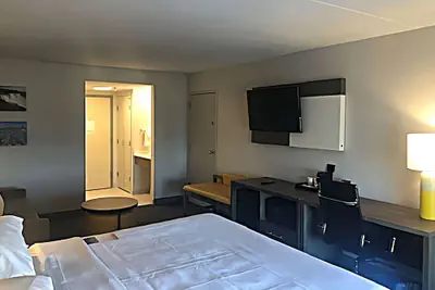 Photo 4 - Comfort Inn & Suites Buffalo Airport