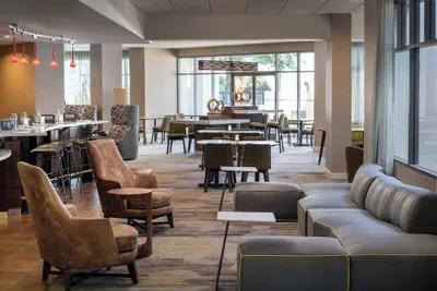 Photo 2 - Courtyard by Marriott Richmond/Berkeley
