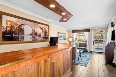 Photo 5 - Best Western University Lodge