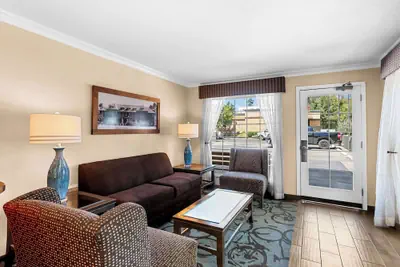 Photo 3 - Best Western University Lodge