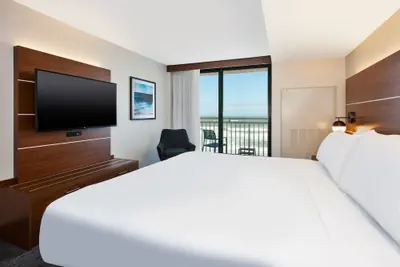 Photo 5 - Holiday Inn Express & Suites VA Beach Oceanfront by IHG