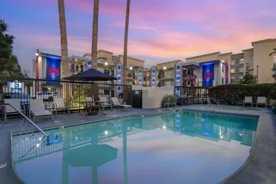 Photo 2 - Best Western Courtesy Hotel - Anaheim Resort Amusement Park