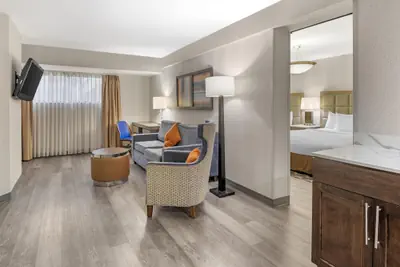 Photo 5 - Best Western Plus Miamisburg-Dayton Suites, Banquets & Hotel