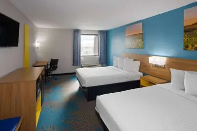 Photo 3 - Days Inn & Suites by Wyndham Northwest Indianapolis