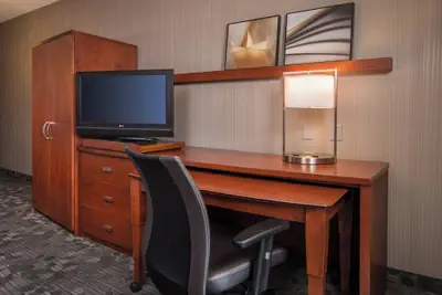 Photo 5 - Courtyard by Marriott Washington Dulles Airport Chantilly