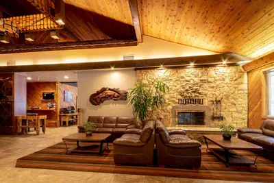 Photo 4 - Best Western Plus Tree House
