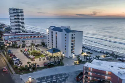 Photo 2 - Tropical Winds Oceanfront Hotel