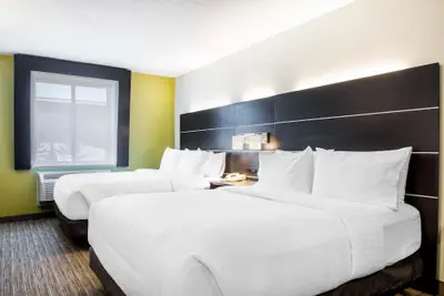 Photo 3 - Holiday Inn Express and Suites Albany Airport- Wolf Road by IHG