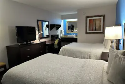Photo 4 - American Inn and Suites Bishop