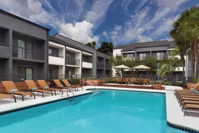 Photo 2 - Courtyard by Marriott Tallahassee Downtown/Capitol
