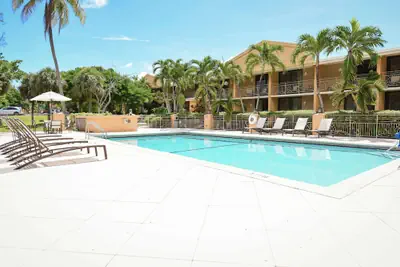 Photo 2 - Hampton Inn Key Largo Manatee Bay