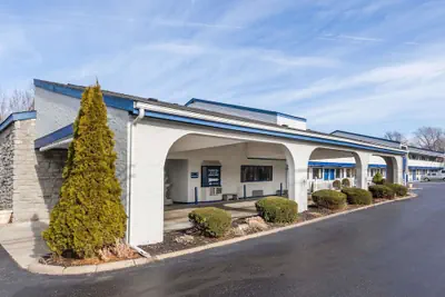 Photo 2 - Days Inn by Wyndham Kent - Akron