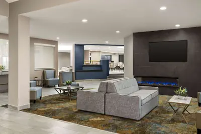 Photo 5 - La Quinta Inn & Suites by Wyndham Round Rock North