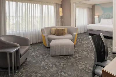 Photo 5 - Courtyard by Marriott Portland Airport