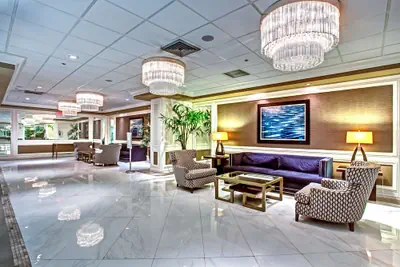 Photo 3 - DoubleTree by Hilton Grand Hotel Biscayne Bay