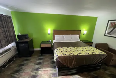 Photo 5 - Bowers Hill Inn