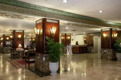 Photo 2 - Hilton Cincinnati Netherland Plaza