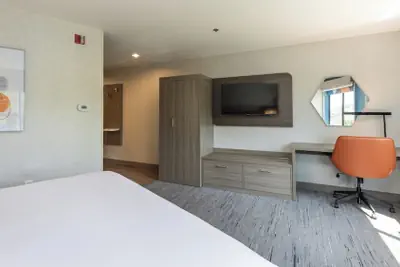 Photo 5 - Holiday Inn Express Bellingham by IHG