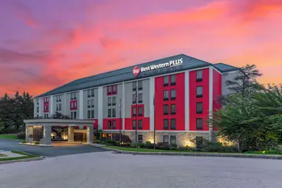 Photo 2 - Best Western Plus Heritage Rail Inn & Suites
