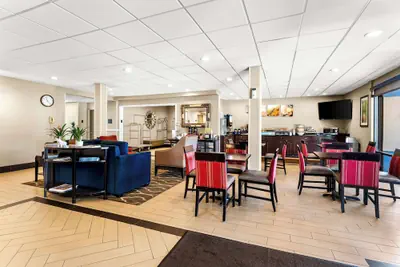 Photo 5 - SureStay Plus by Best Western Reading North