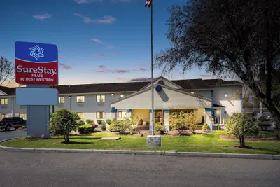 Photo 2 - SureStay Plus by Best Western Reading North