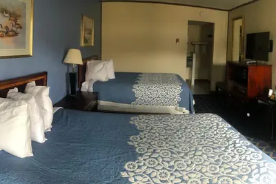 Photo 3 - Aderi Hotel Lewisburg