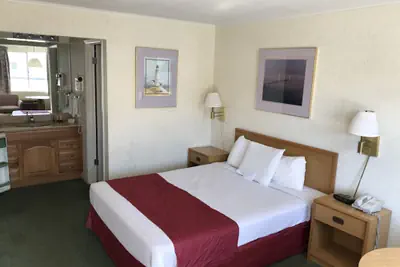 Photo 3 - Travelodge by Wyndham Mackinaw City
