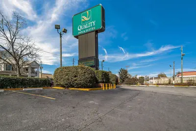 Photo 2 - Quality Inn & Suites Conference Center Statesboro Historic District