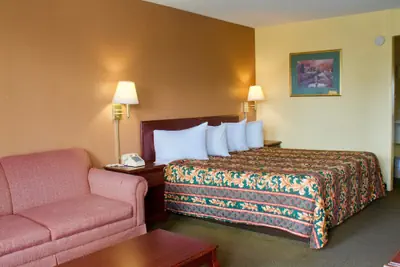 Photo 4 - Rodeway Inn Monroe