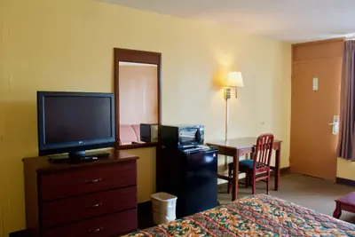 Photo 5 - Rodeway Inn Monroe
