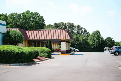 Photo 2 - Rodeway Inn Monroe