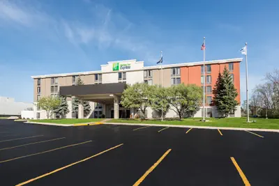 Photo 2 - Holiday Inn Express Flint-Campus Area by IHG