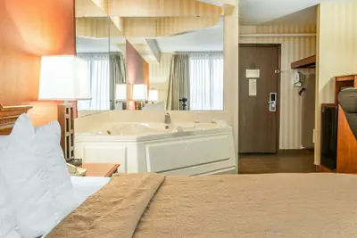 Photo 2 - Quality Inn Gaylord