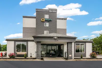Photo 2 - Quality Inn Rochester West