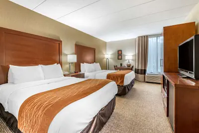 Photo 2 - Comfort Inn Cincinnati Northeast