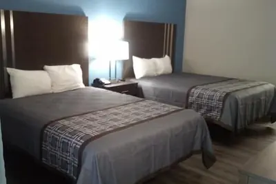 Photo 4 - Motel 6 Burlington, NC