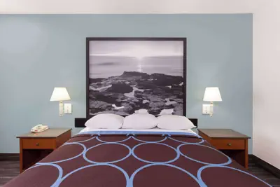 Photo 5 - Super 8 by Wyndham El Cajon/San Diego