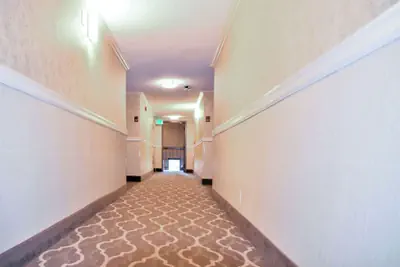Photo 4 - Comfort Inn & Suites Vancouver Downtown City Center