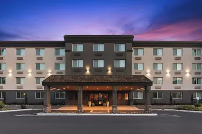 Photo 2 - Comfort Inn & Suites Vancouver Downtown City Center