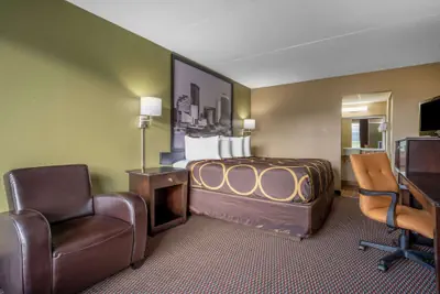 Photo 5 - Super 8 by Wyndham Perrysburg/Toledo