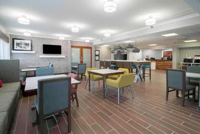 Photo 3 - Hampton Inn St. Louis/Westport