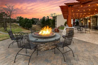 Photo 2 - Crowne Plaza Resort Asheville by IHG