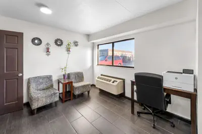 Photo 3 - Americas Best Value Inn Kansas City E Independence