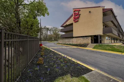 Photo 2 - Red Roof Inn Washington DC - Lanham